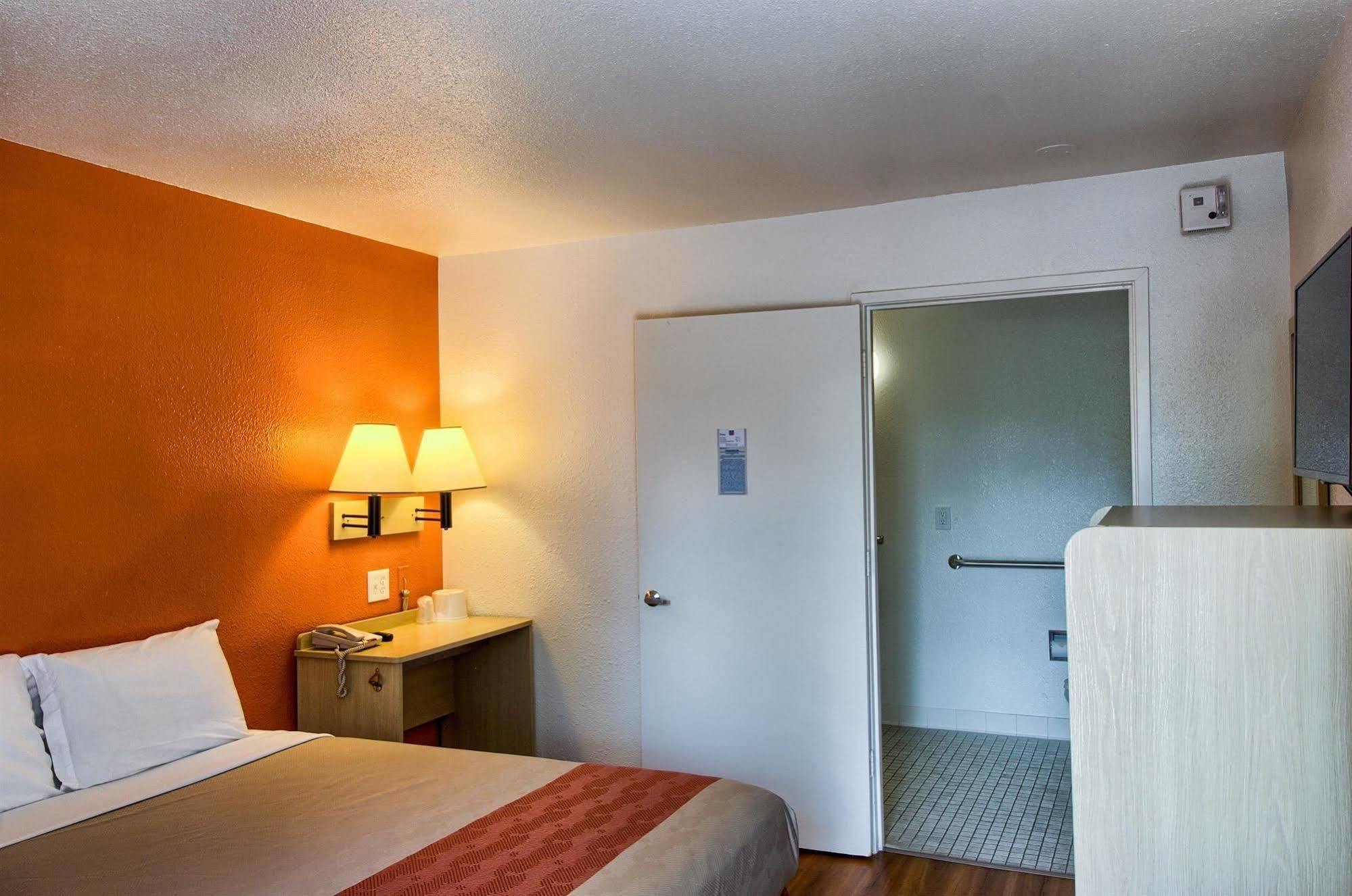 Motel 6-Everett, Wa - North エクステリア 写真