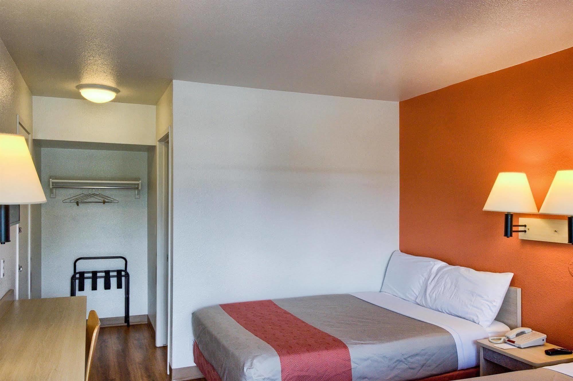 Motel 6-Everett, Wa - North エクステリア 写真
